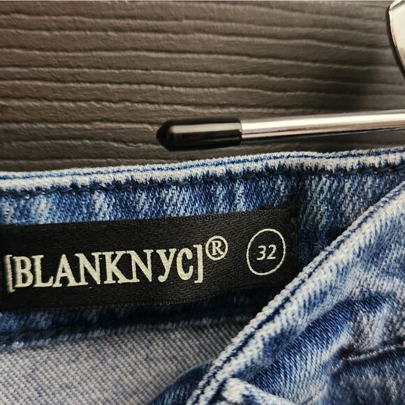 BLANKNYC 'Hoyt' Mini Boot Cut Jeans in Home Sweet 337/346 - Picture 8 of 16